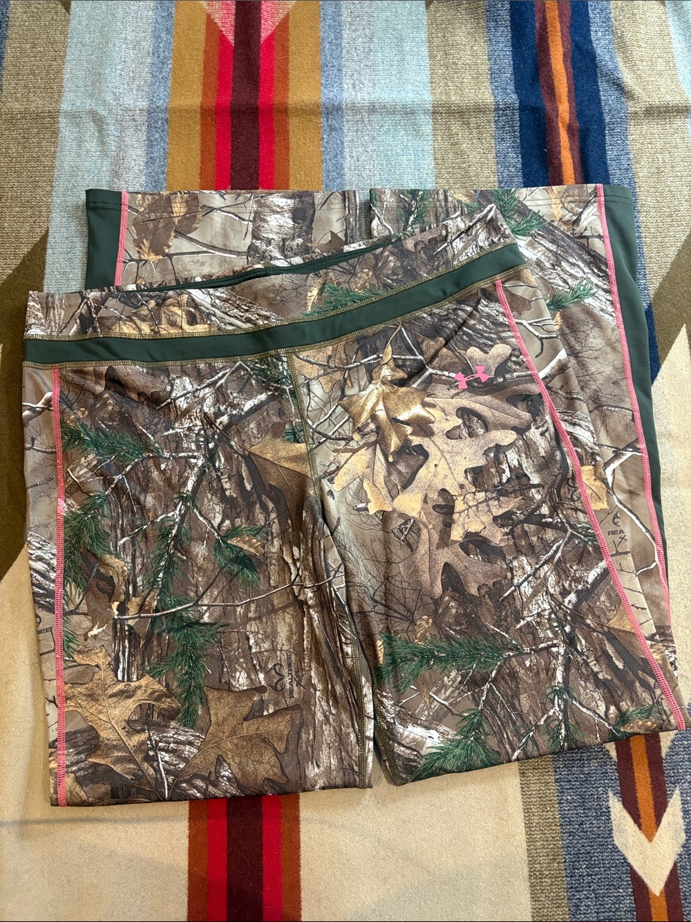 Under Armour Ladies Camo Leggings - XL never worn